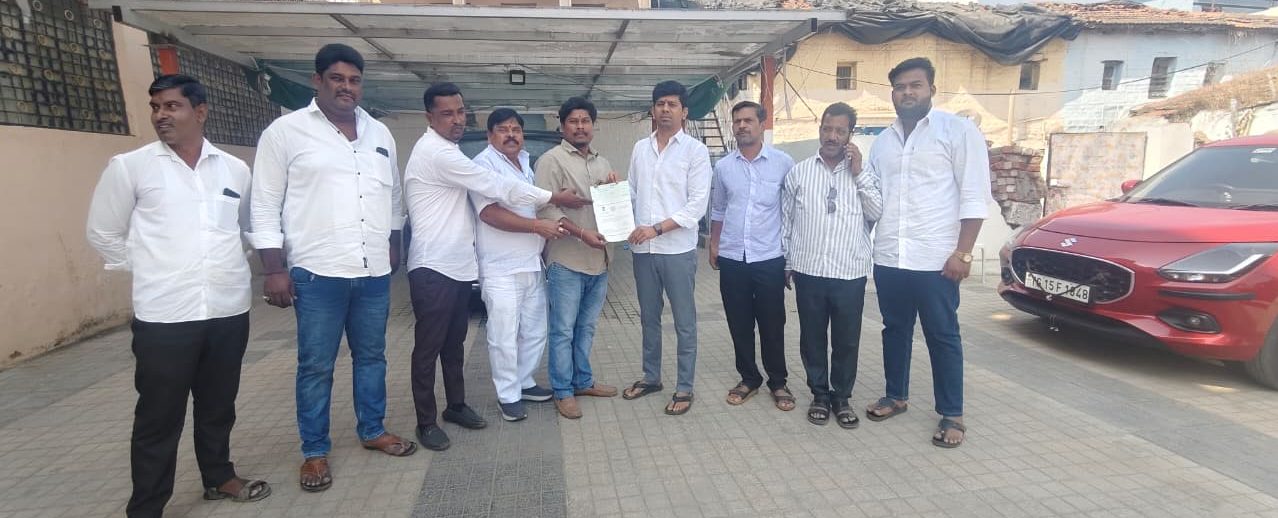 సీఎం సహాయనిధి చెక్కు అందజేసిన