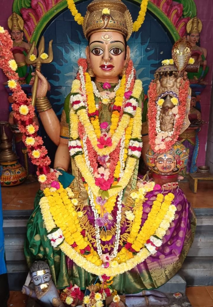 మావుళ్ళమ్మ అమ్మవారికి ప్రత్యేక పూజలు